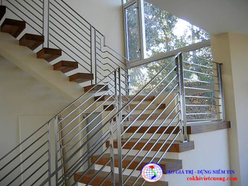 Cầu thang inox đẹp - Ảnh 2