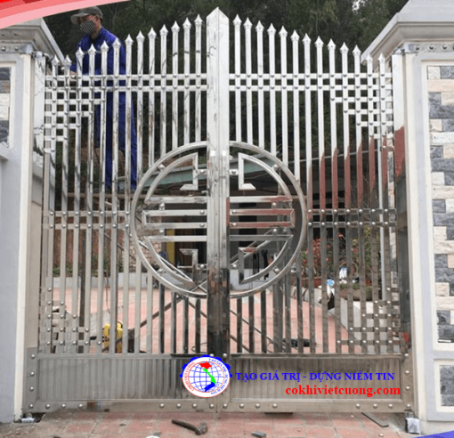 Cửa cổng inox - Ảnh 2