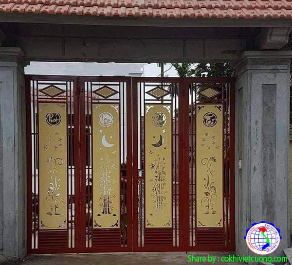 Mẫu cửa cổng sắt nghệ thuật Phát Lộc Phát Tài kết hợp hoa sen và trúc