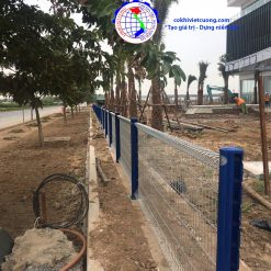 hàng rào sắt cột trái đào sơn tĩnh điện màu xanh dương