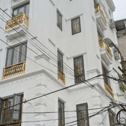 lan can ban công inox màu đẹp