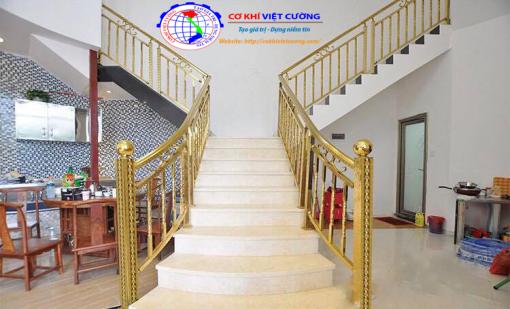 cầu thang inox màu