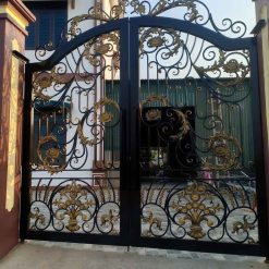 Cửa cổng sắt nghệ thuật M1