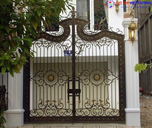 Báo Giá Cửa Cổng Sắt Nghệ Thuật Đẹp 2025 - Ảnh 3