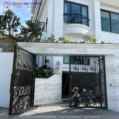 Cửa cổng sắt 2 cánh thi công tại Văn Giang - Hưng Yên