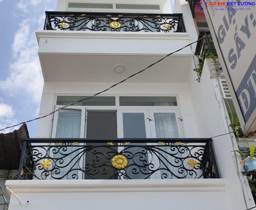 Khám Phá 59 Mẫu Lan Can Ban Công Sắt Mỹ Thuật Đẹp 2025 - Ảnh 55