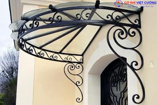 Mái kính sắt nghệ thuật mang sẽ mang đến nét đẹp sang trọng cho các công trình.