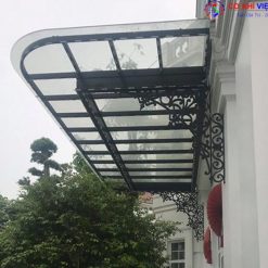 Loại mái kính sắt nghệ thuật hay mái kính cường lực được ưu tiên sử dụng nhiều nhất.