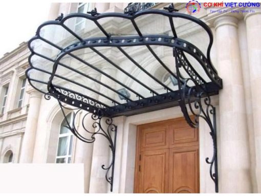 Mái kính sắt nghệ thuật ứng dụng được nhiều không gian.