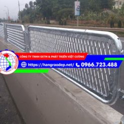 Hàng rào mạ kẽm sơn tĩnh điện là loại hàng rào được sản xuất từ sợi thép kéo nguội cường độ cao.