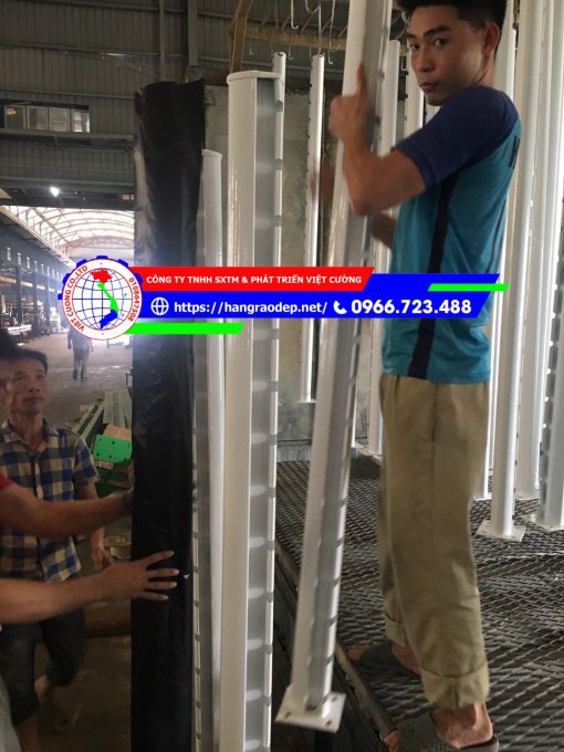 Cột hàng rào lưới thép hàn - Ảnh 11