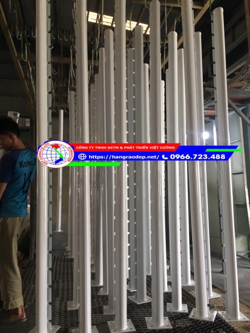 Cột hàng rào lưới thép hàn - Ảnh 9