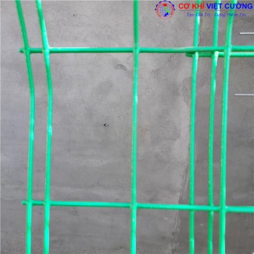 Hàng rào lưới thép hàn cột vuông - Ảnh 4