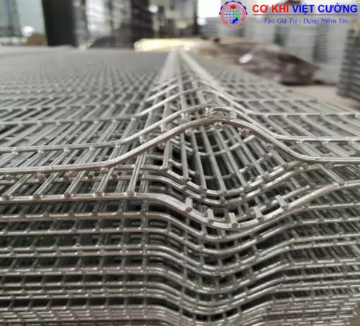 Hàng rào lưới thép hàn cột vuông - Ảnh 8