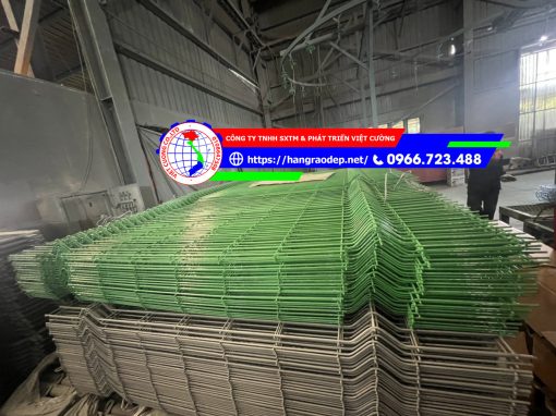 Hàng rào lưới thép hàn cột vuông - Ảnh 9