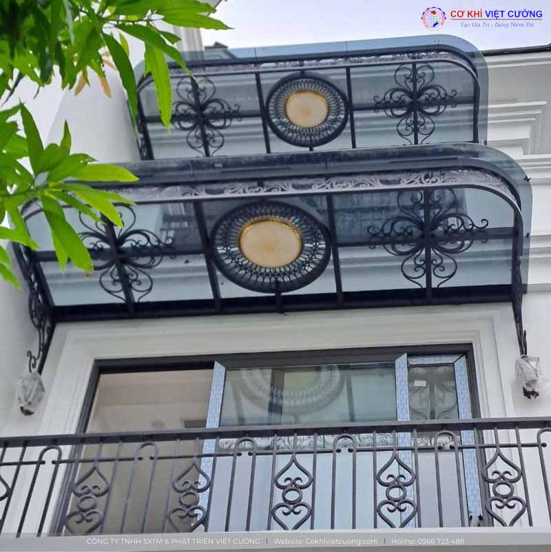 Mái kính là lựa chọn hoàn hảo kết hợp giữa an toàn và tính thẩm mỹ