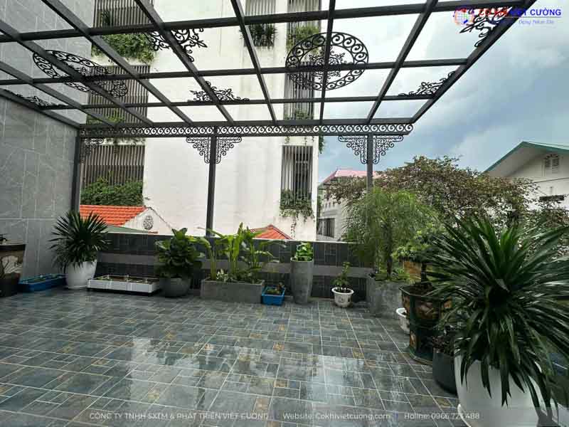 Lắp đặt mái kính khu vực sân tại Bắc Ninh