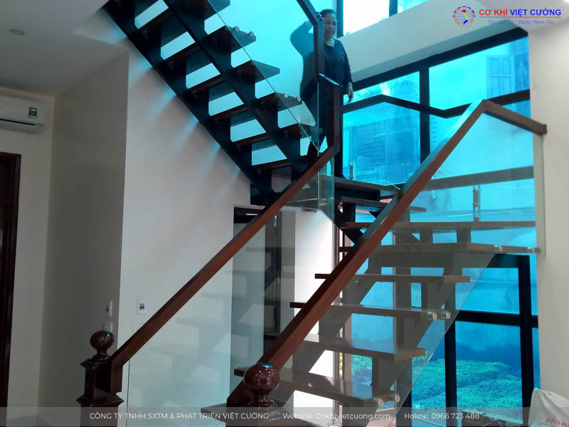 Hạng mục cầu thang xương cá thi công bởi Cơ khí Việt Cường