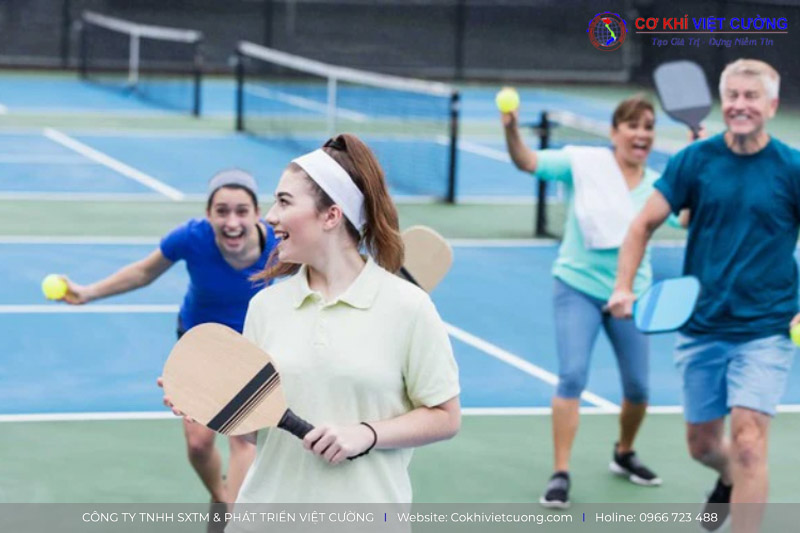 Pickleball mang đến nhiều lợi ích về sức khoẻ cho người chơi Pickleball mang đến nhiều lợi ích về sức khoẻ cho người chơi