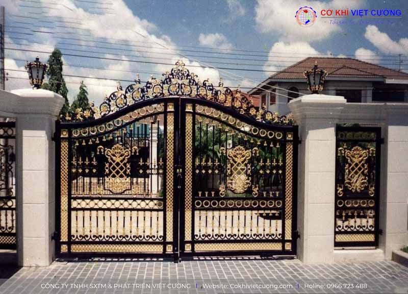 Lựa chọn cửa cổng sắt mỹ thuật hợp phong thủy mang đến cho gia chủ nhiều ích lợi