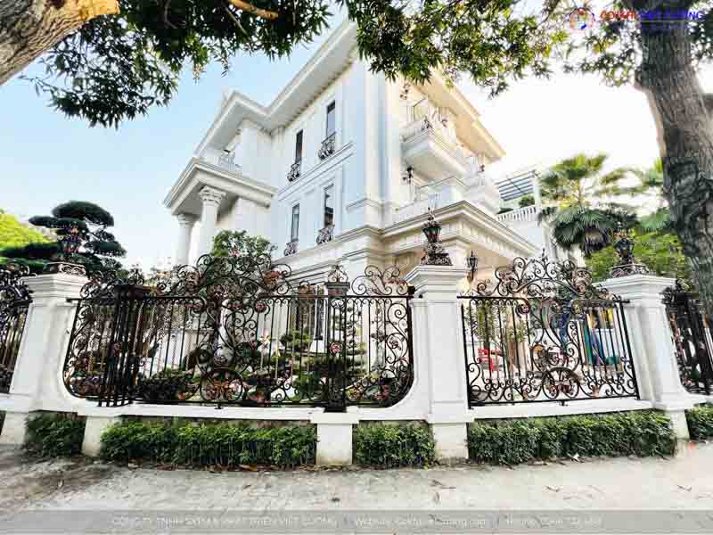 Mẫu hàng rào sắt nghệ thuật đẹp tại Cầu Giấy - Hà Nội