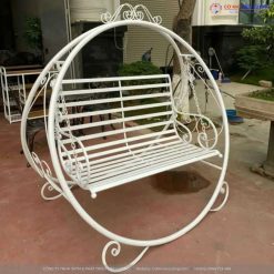 Mẫu xích đu sắt khung tròn màu trắng XDS1