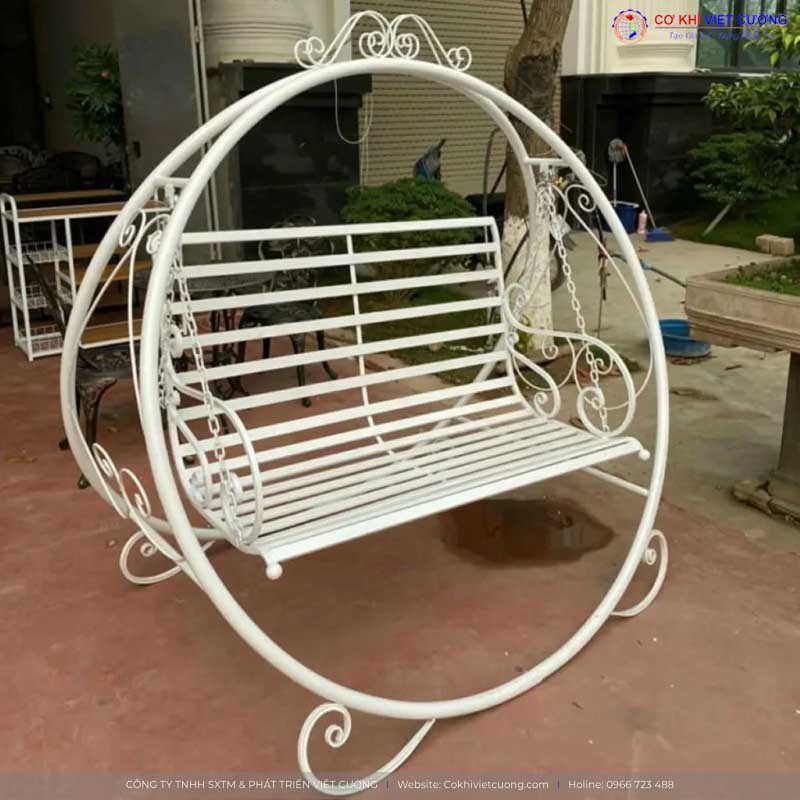 Mẫu xích đu sắt khung tròn màu trắng XDS1