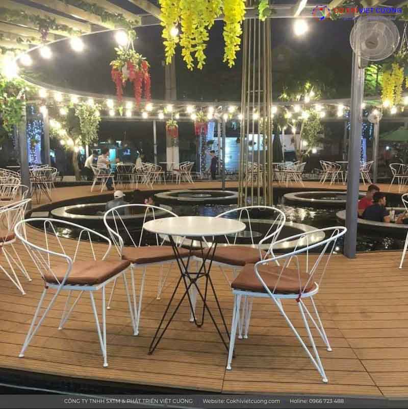 Lựa chọn bàn ghế cho quán cafe ngoài trời có nhiều yếu tố cần phải được lưu tâm