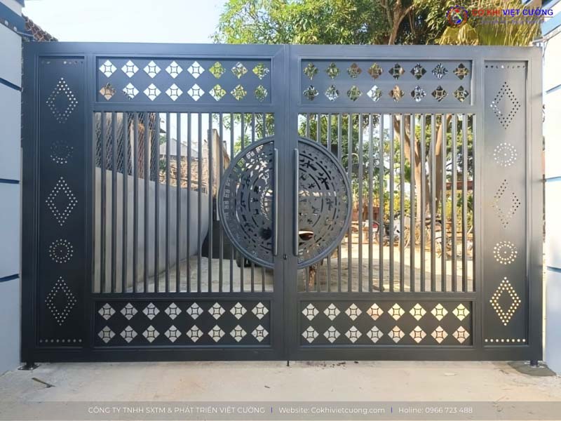 Cửa cổng sắt CNC đẹp cho nhà phố