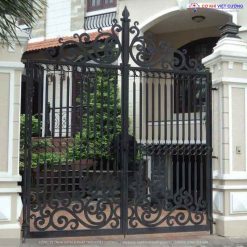 Mẫu cửa cổng sắt nghệ thuật đơn giản tại Phú Xuyên - Hà Nội
