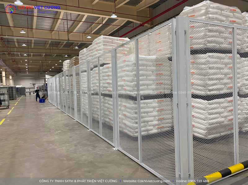 Lắp đặt rào thép quây kho công ty JRW Việt Nam - KCN Tràng Duệ