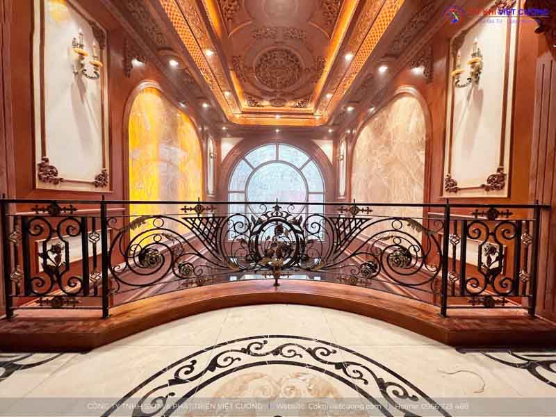 Lan can sắt nghệ thuật cho hành lang trong nhà