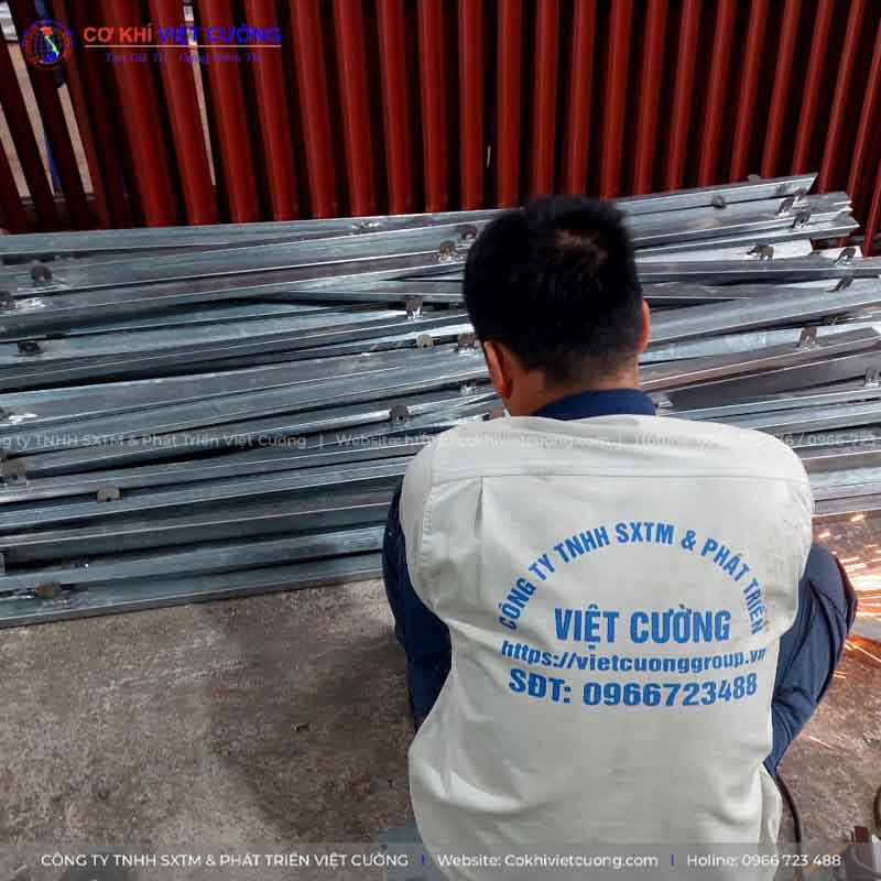 Việt Cường gia công hàng rào quây kho Lotte Vinatrans Global Logistics