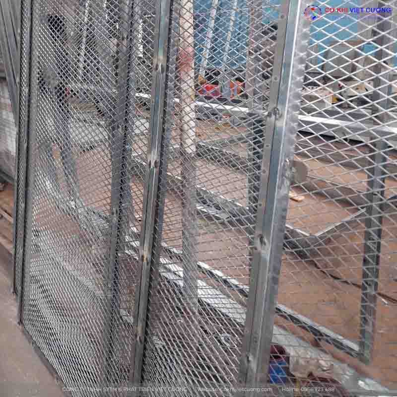 Việt Cường gia công hàng rào quây kho Lotte Vinatrans Global Logistics