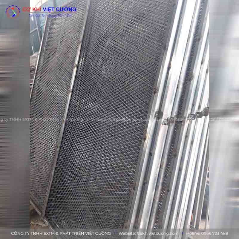 Việt Cường gia công hàng rào quây kho Lotte Vinatrans Global Logistics