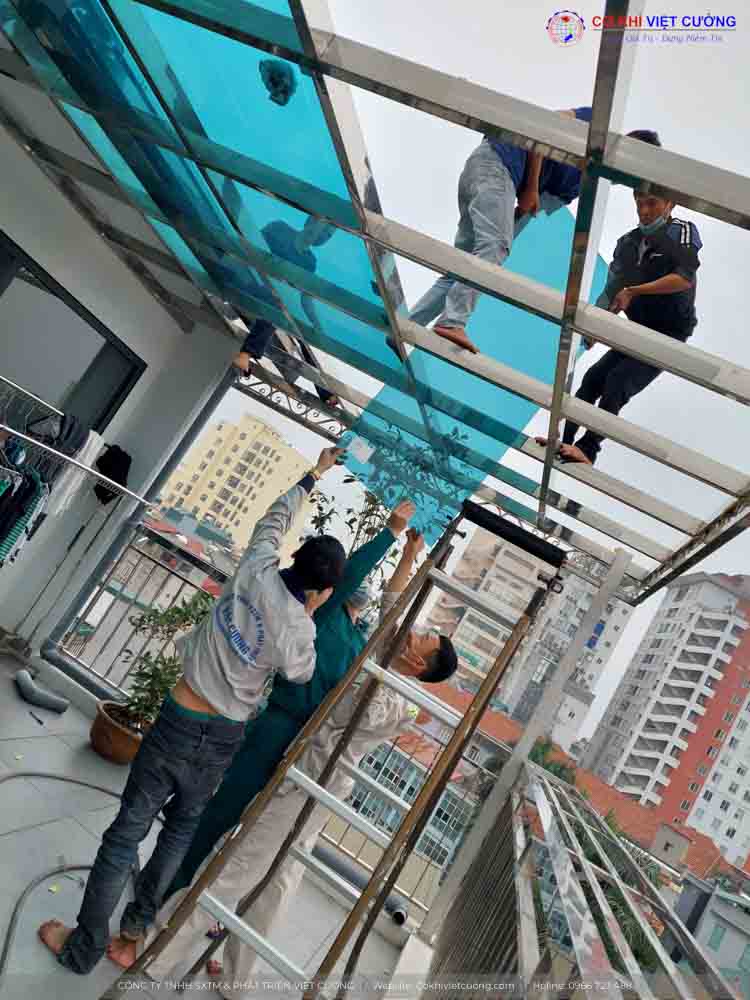 Thi công mái kính sân thượng tại KĐT Đặng Xá - Gia Lâm - Hà Nội