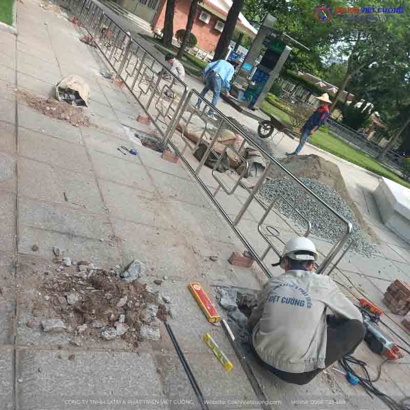 Cơ khí Việt Cường thi công hạng mục hàng rào inox tại khu vực lăng Chủ tịch Hồ Chí Minh