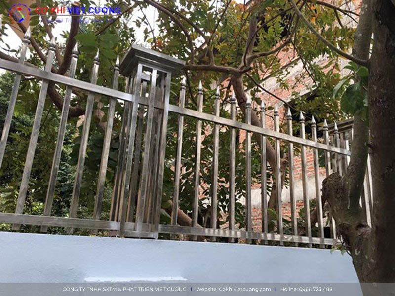 Mẫu hàng rào đẹp bằng inox cao cấp