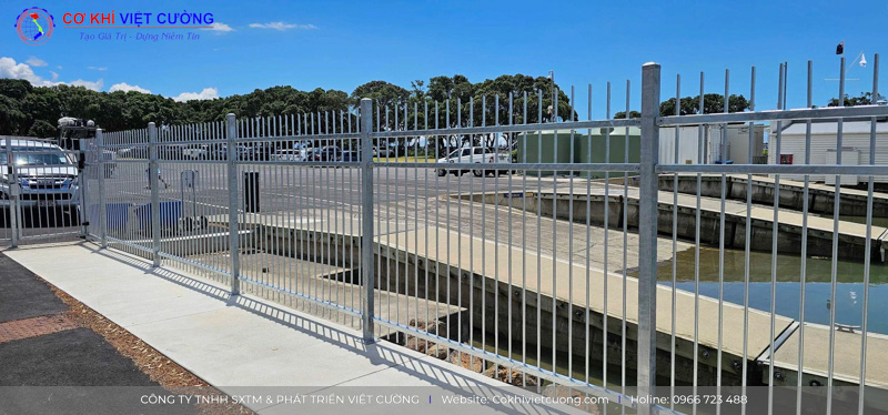 Mẫu hàng rào đẹp bằng inox cao cấp