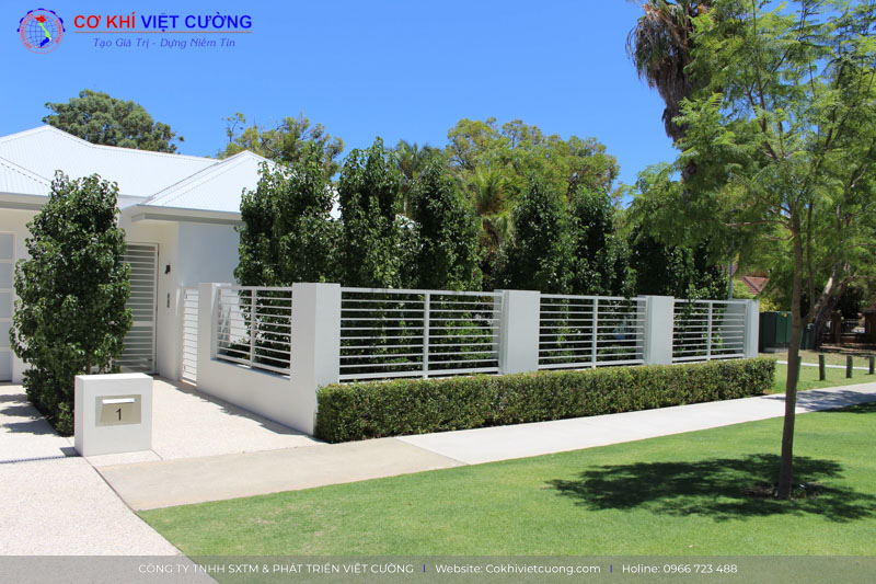 Mẫu hàng rào đẹp bằng inox cao cấp