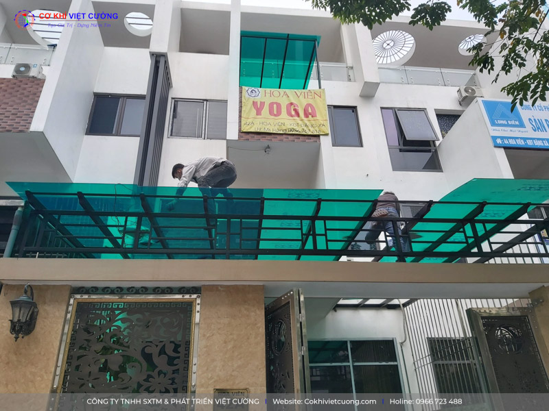 Việc chống dột cho mái kính là cực kỳ quan trọng